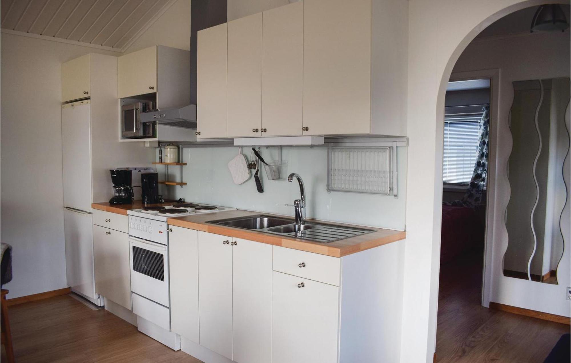 Amazing Home In Loettorp With House Sea View Eksteriør billede